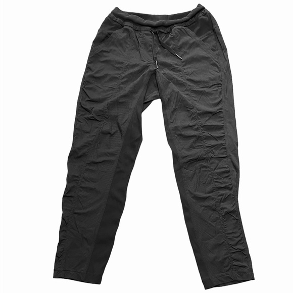 Lululemon Street to Studio Pant II Black (Unlined) Size 6 - Picture 3 of 4